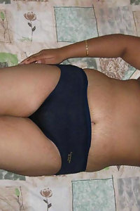 Mature Indian Juicy Aunty Laying Nude For Husband