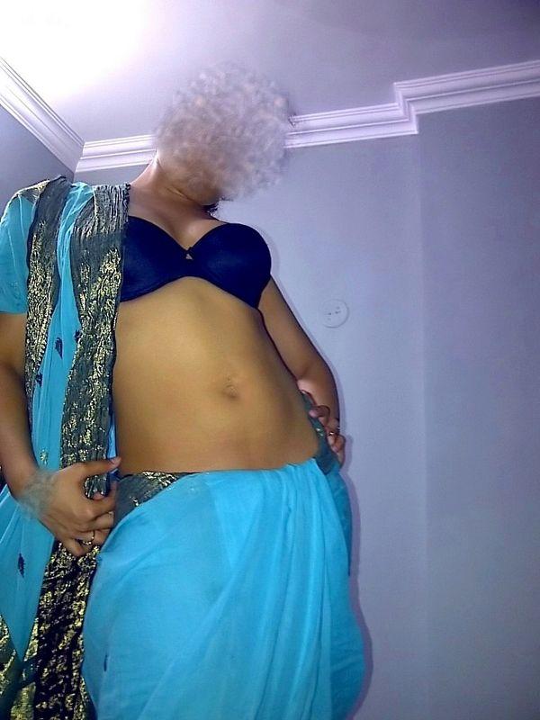 Nude Roma Aunty