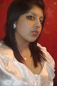 Hot Indian college girl showing off