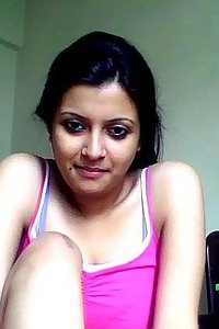 Juicy Pakistani Amateur Girl exposing