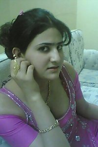 Juicy Pakistani Amateur Girl exposing