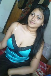 Indian girls posing naked on camera