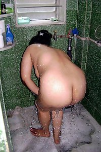Mature amateur Indian wife caught naked taking shower
