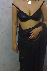 Indian Erotic Housewife Prabha Sexy Black Saree Pics