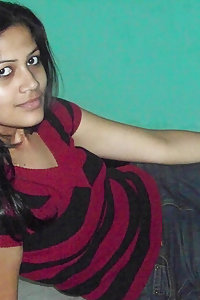 Porn Pics Horny Indian Girl Suhasini Posing Hot