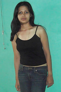 Porn Pics Horny Indian Girl Suhasini Posing Hot