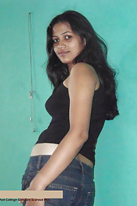 Porn Pics Horny Indian Girl Suhasini Posing Hot