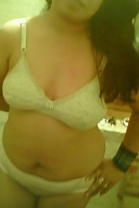 Porn Pics Busty Indian Bhabhi Niharika Boobs Exposed