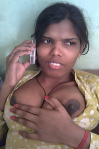 Indian GF posing naked on camera