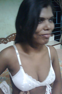 Indian GF posing naked on camera