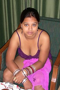 Porn Pics Indian Bhabhi Ishika Fucked By Husband