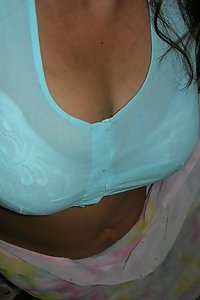 Porn Pics Hot Bengali Bhabhi Showing Her Big Boobs