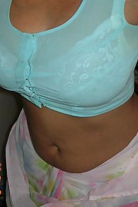 Porn Pics Hot Bengali Bhabhi Showing Her Big Boobs