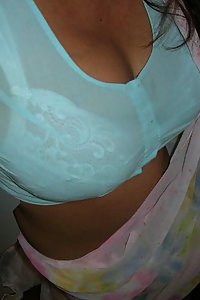 Porn Pics Hot Bengali Bhabhi Showing Her Big Boobs