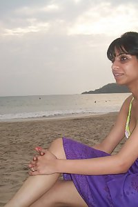 Pakistani GF XXX Images Nude At Beach