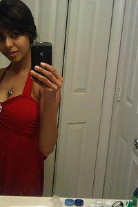 Juicy Indian girl self shoot pictures