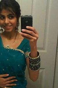 Juicy Indian girl self shoot pictures