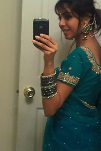 Juicy Indian girl self shoot pictures