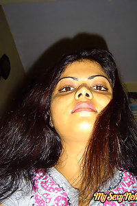 Indian Wife Neha sexy housewife from Bangalore posing