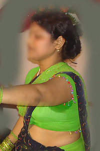 Erotic Indian Aunty Hanima Saree Stripped Naked - Indian ...