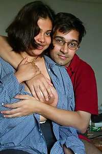 Porn Pics Indian Babe Priya Love To Give Blowjob