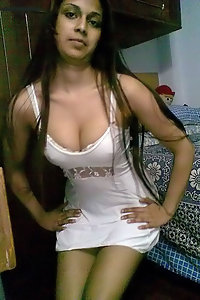 Indian girl giving sexy poses