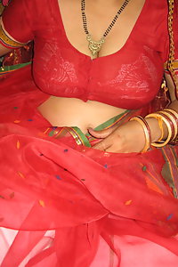 Porn Pics Mature Indian Aunty Madhvi In Hot Red Saree