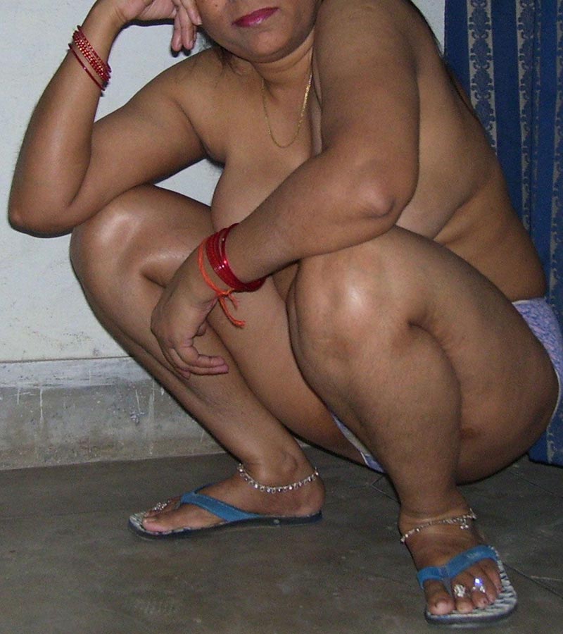 Chubby Indian Aunty Kalpana Boob Show - Indian Porn Photos