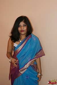 Indian Babe Rupali in indian saree stripping naked