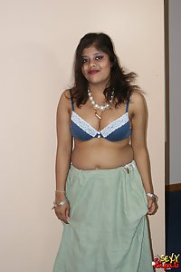 Indian Babe Rupali in indian saree stripping naked
