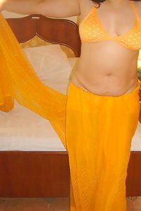 Porn Pics Chubby Indian Housewife Hura Saree Stripped Naked