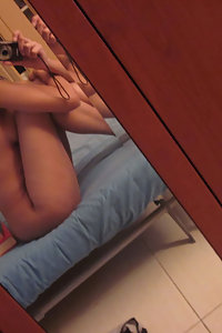 self shoot pic of Indian college girl in toilet