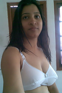 Indian girls posing naked on camera