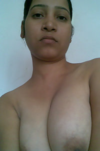 Indian girls posing naked on camera