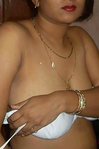 Porn Pics Indian Bhabhi Sonia Is A Real Hot Slut