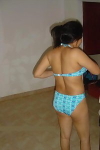 Horny Amateur Indian Housewife Love To Get Naked