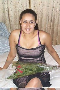 Indian Girl Shaina Posing Nude In Hotel Room