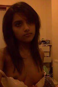 mobile camera pics of young Indian college girl exposing