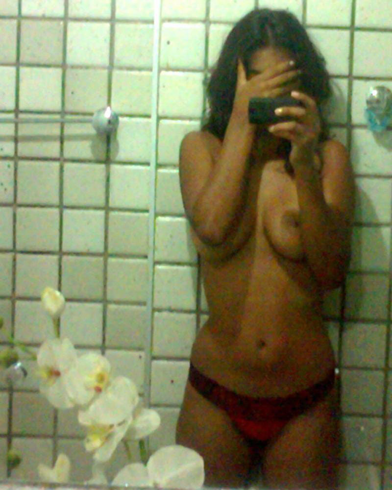 sexy nude selfies shower
