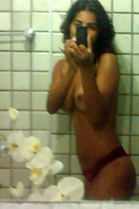 Indian girl capturing her naked pics in shower