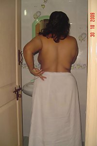 Porn Pics Indian Bhabhi Nayantara Naked Bathroom Pics