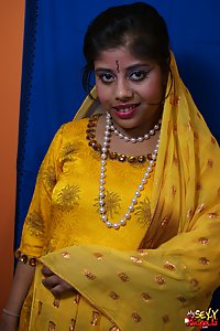 Horny looking rupali bhabhi in yellow shalwar suit looking hot
