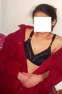 Porn Pics Horny Indian Aunty Suchita Desperate For Sex