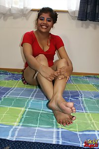 Indian Babe Rupali in funny mood