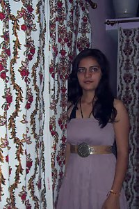 Amateur Indian Swati Posing Nude In Bathroom