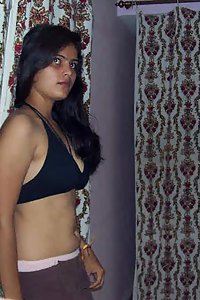 Amateur Indian Swati Posing Nude In Bathroom