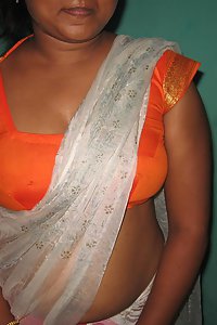 Porn Pics Indian Karina Bhabhi Showing Her Juicy Pussy