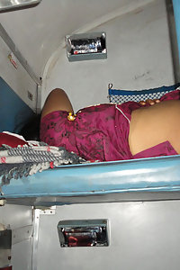 Porn Pics Hot Indian Village Bhabhi Showing Her Boobs