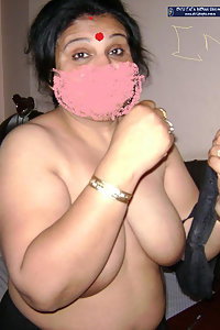 Porn Pics Big Boob Aunty Indu Posing Nude On Bed