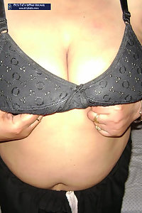 Porn Pics Big Boob Aunty Indu Posing Nude On Bed